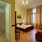 Bernstein Am Kurfuerstendamm 3*