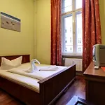 Отель Bernstein Am Kurfuerstendamm 3*