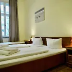 Bernstein Am Kurfuerstendamm Отель 3*