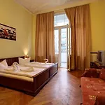 Bernstein Am Kurfuerstendamm Hotel