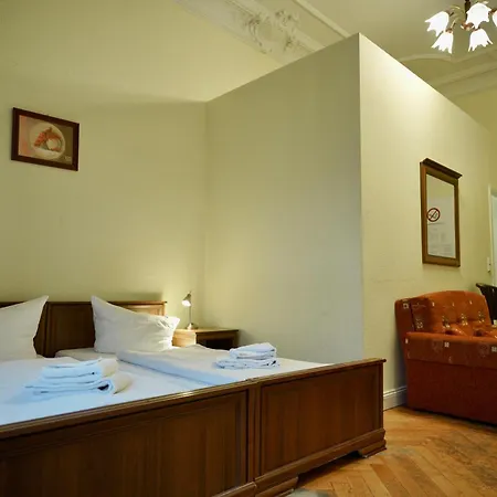 Bernstein Am Kurfuerstendamm Berlino