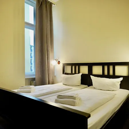 Bernstein Am Kurfuerstendamm 3* Berlín
