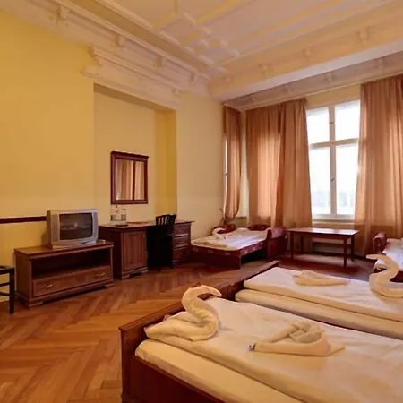 Bernstein Am Kurfuerstendamm Otel 3*