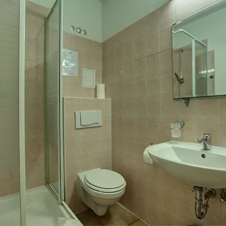 Otel Bernstein Am Kurfuerstendamm 3*