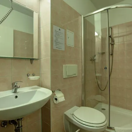 Bernstein Am Kurfuerstendamm Hotel