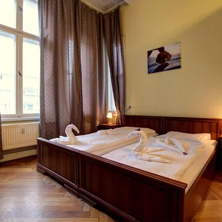 Bernstein Am Kurfuerstendamm 3*